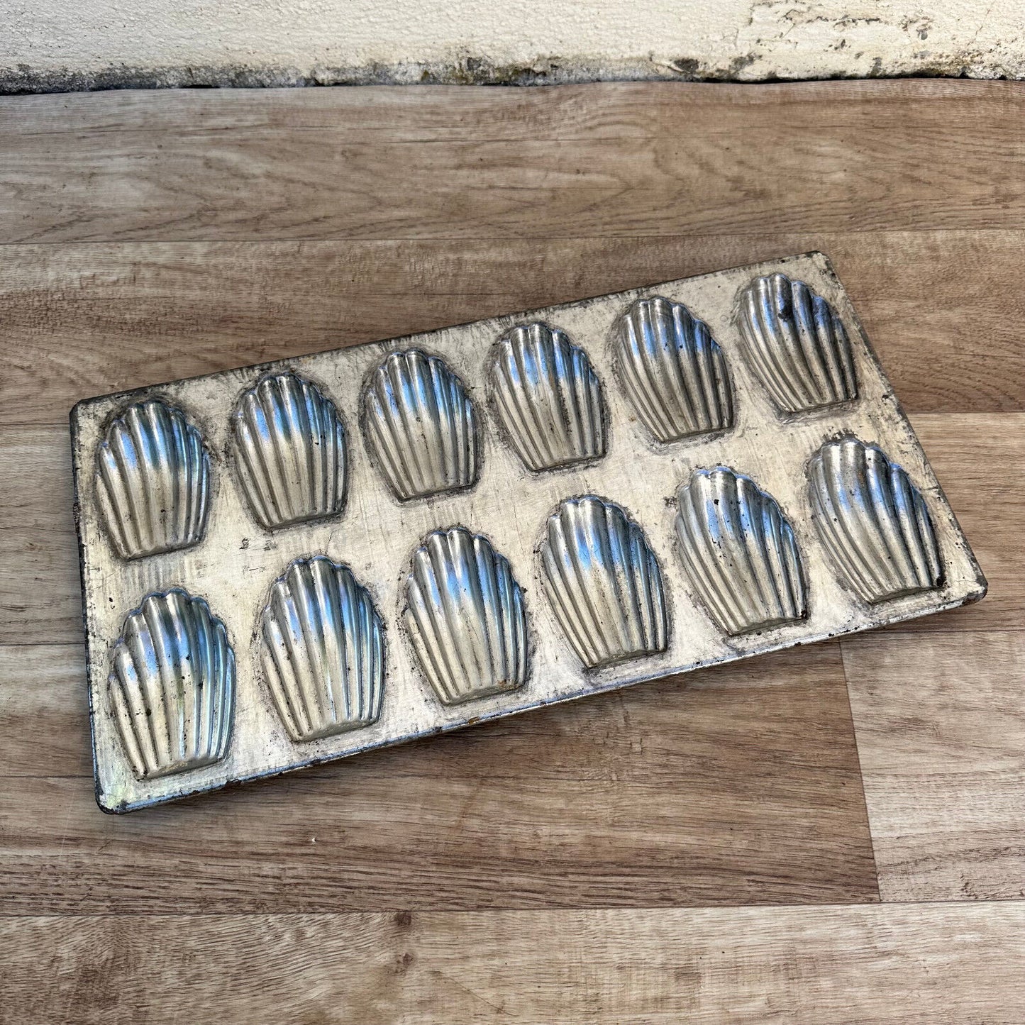 VINTAGE FRENCH 12 MADELEINE cake tart tins moulds mini molds pans shape 2510233 - Fleamarketfrance