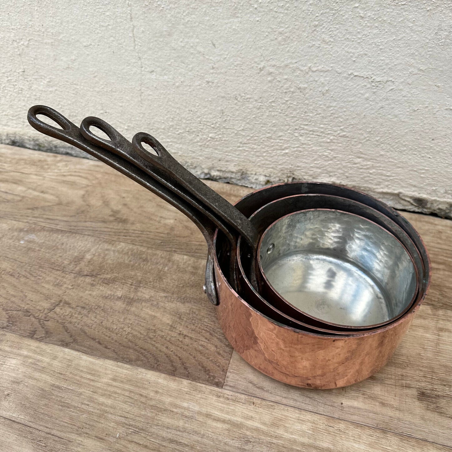 set of 3  hammered French copper pans 3kg 2mm 12092416 - Fleamarketfrance