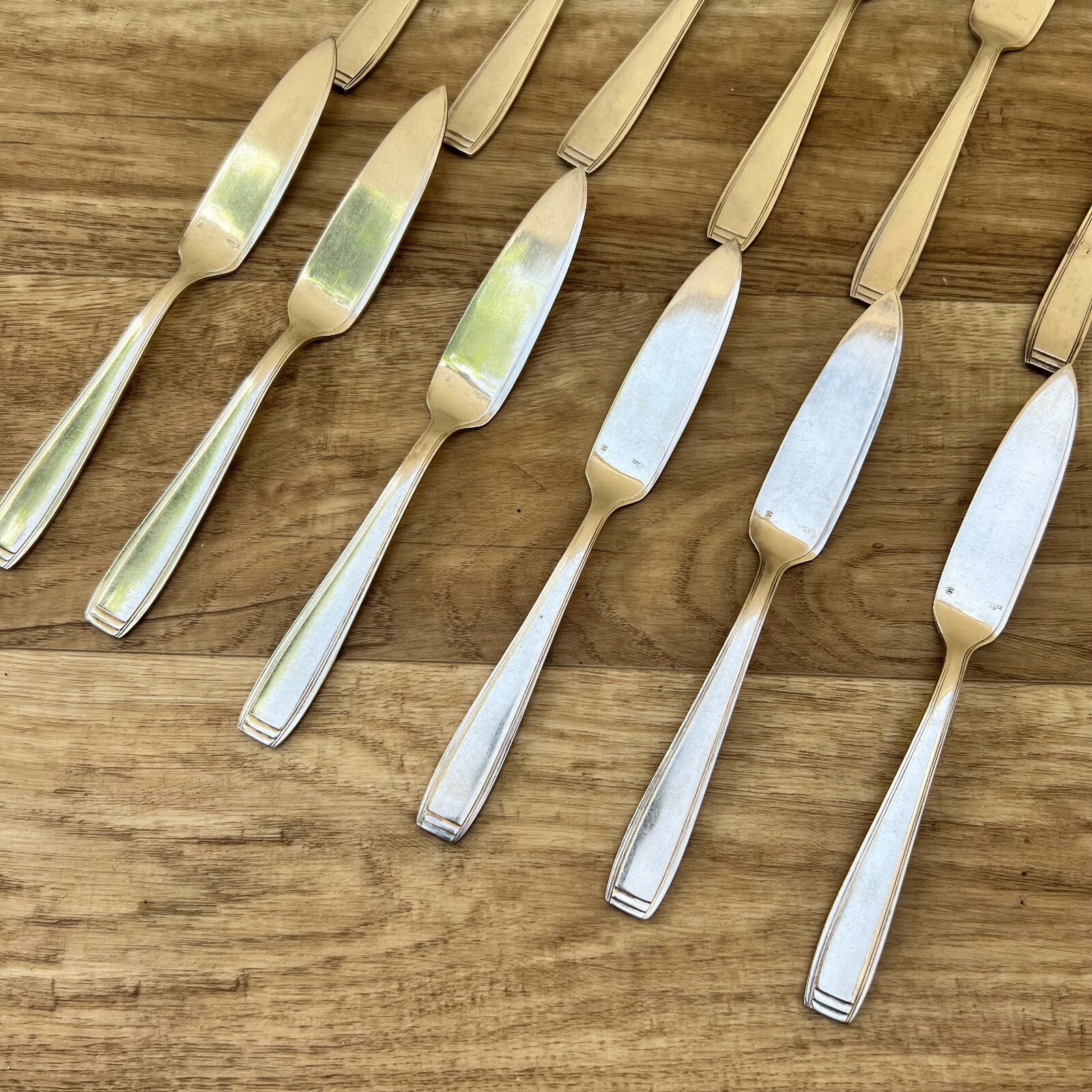 Vintage French Ercuis Silver Plate Fish Knives Set of 12 Flatware 2305224 Ercuis