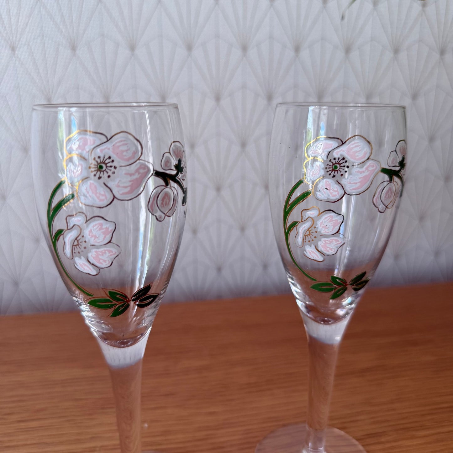 2 Perrier Jouet Belle Epoque Pink White Floral Champagne Flutes Glasses 1410251