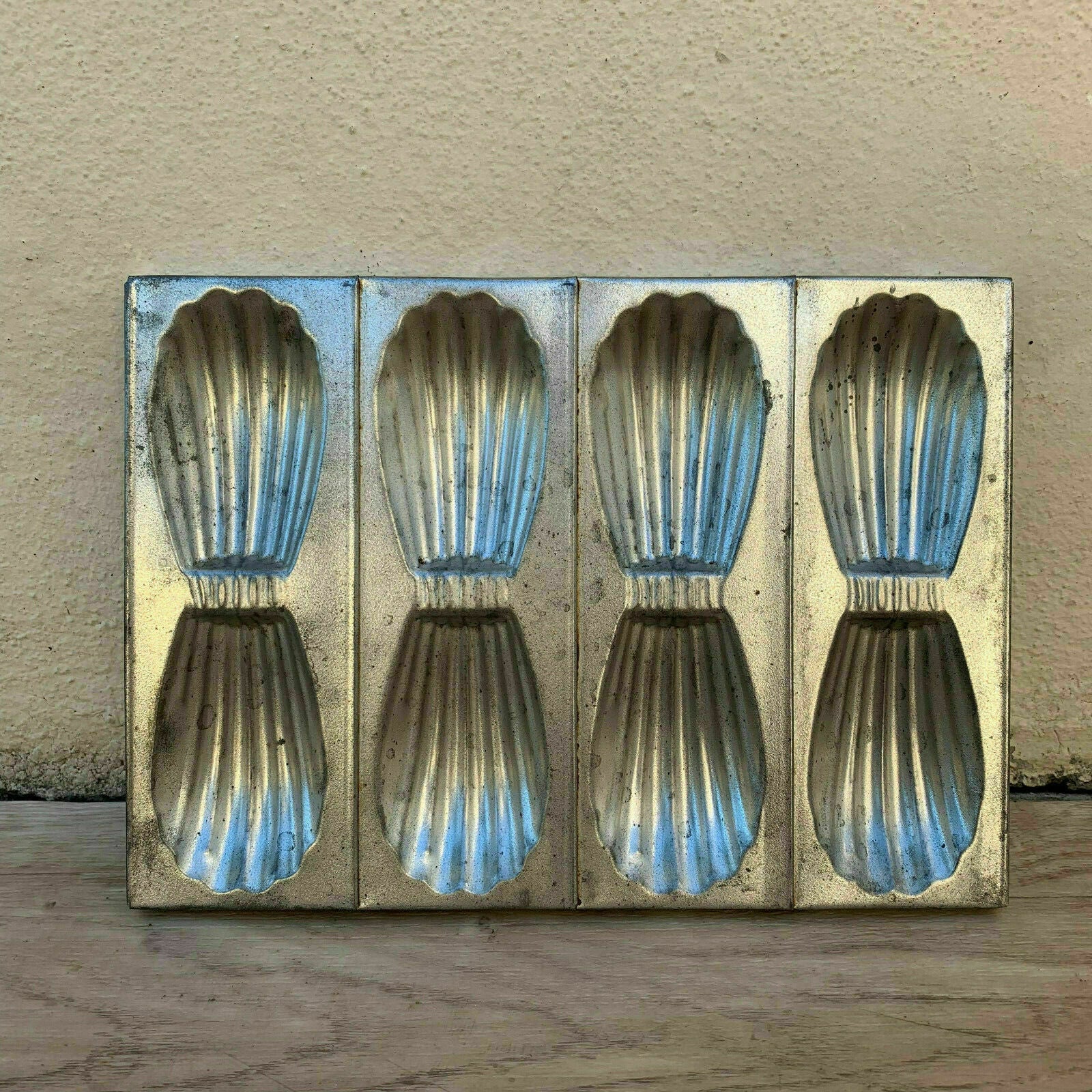 VINTAGE FRENCH 8 MADELEINE cake tart tins moulds mini molds pans shape 1006195 - Fleamarketfrance