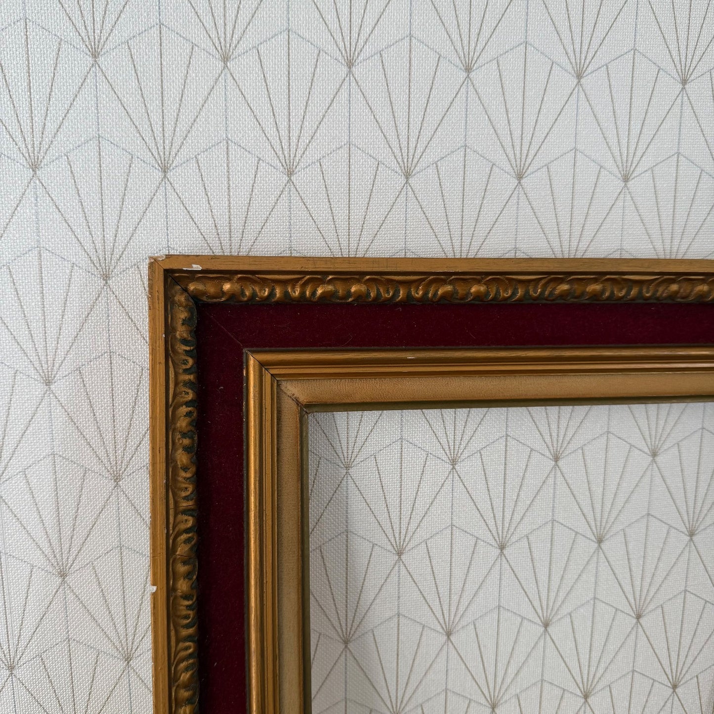 Maker's label from Atelier Cadres et Decors Rene Vanel, Toulon, on wooden verso of vintage frame