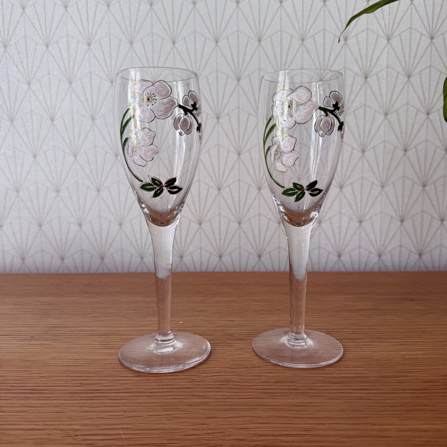 2 Perrier Jouet Belle Epoque Pink White Floral Champagne Flutes Glasses 1410251