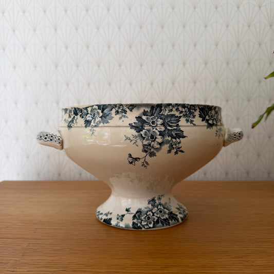French Tureen Earthenware White Blue Fruits Bowl Terre De Fer St Amand 2010252 Fleamarketfrance : French vintage and antique decor