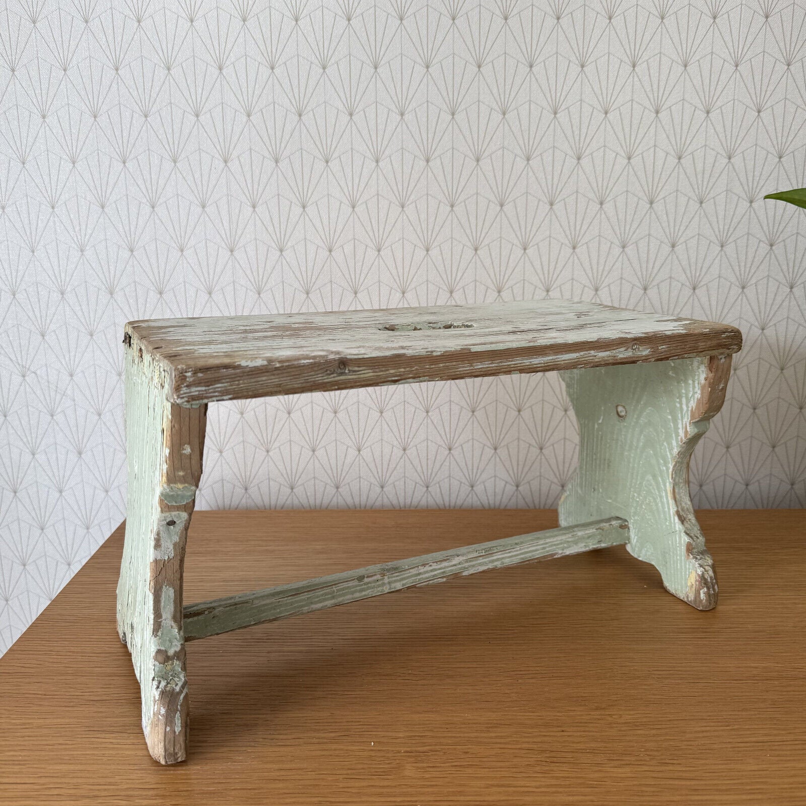 RARE Antique White GreenWooden Rectangle Milking Stool Riser Plant Stand 2702252 - Fleamarketfrance