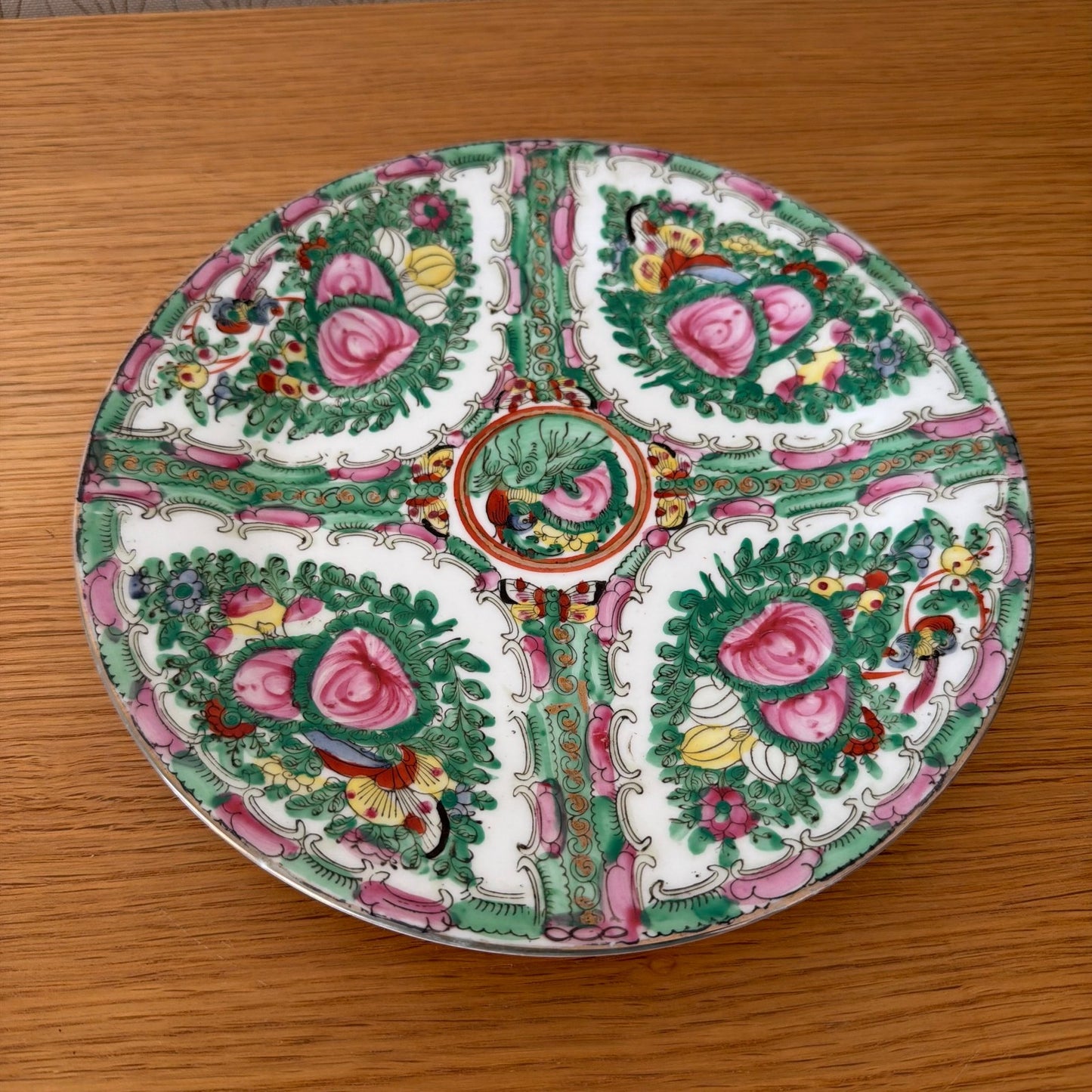Vintage chinese plate with roses medaillon 1805266 Fleamarketfrance