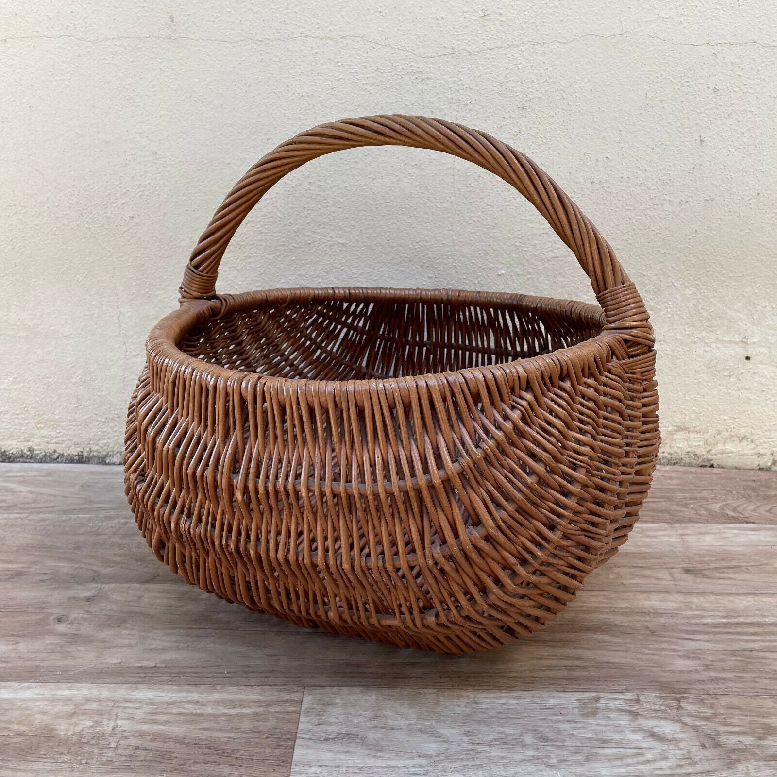 French Wicker Basket market fruits Chic Vintage Woven Rattan 2402223 - Fleamarketfrance