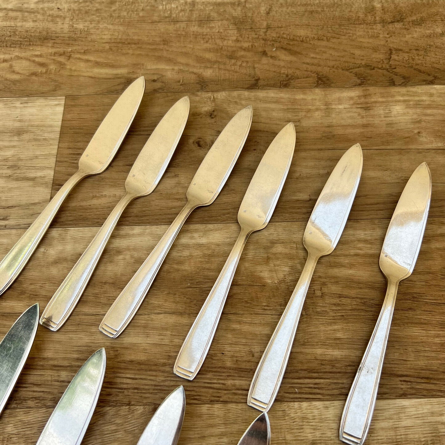 vintage french fish knives x 12, SILVER PLATE FLATWARE  ERCUIS FRANCE 2305224 - Fleamarketfrance