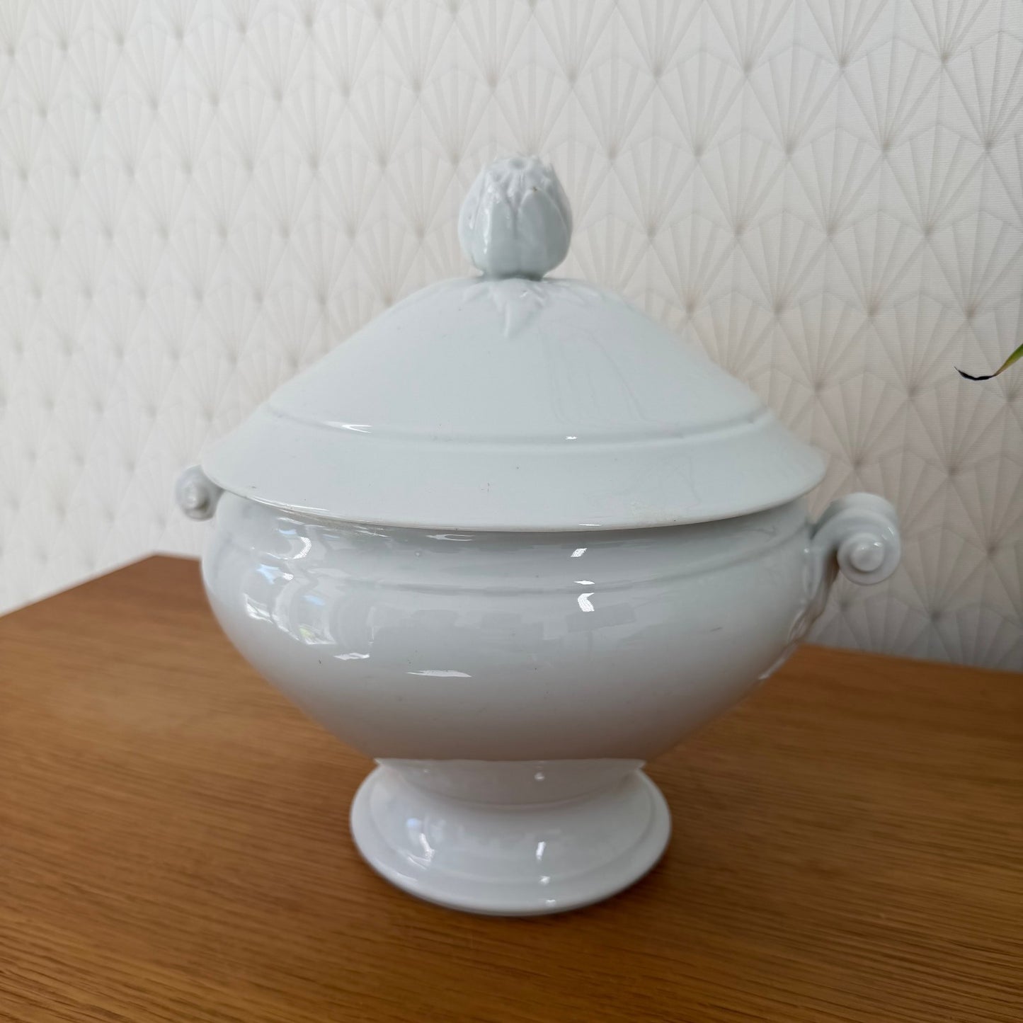 French Tureen Earthware White Fruits Bowl Terre De Fer 0111254 Fleamarketfrance : French vintage and antique decor