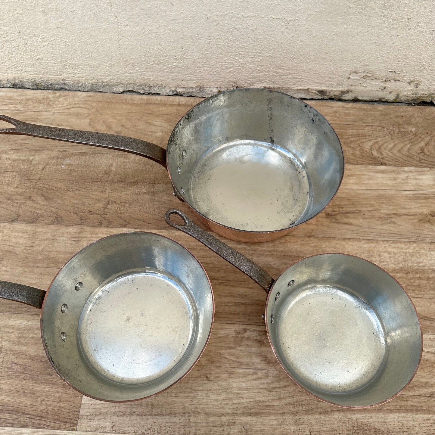 set of 3  hammered windsor French copper pans 4kg 2mm 12092415 - Fleamarketfrance