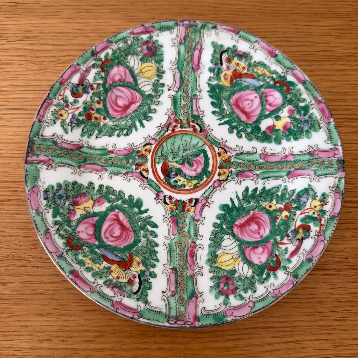 Vintage chinese plate with roses medaillon 1805266 Fleamarketfrance