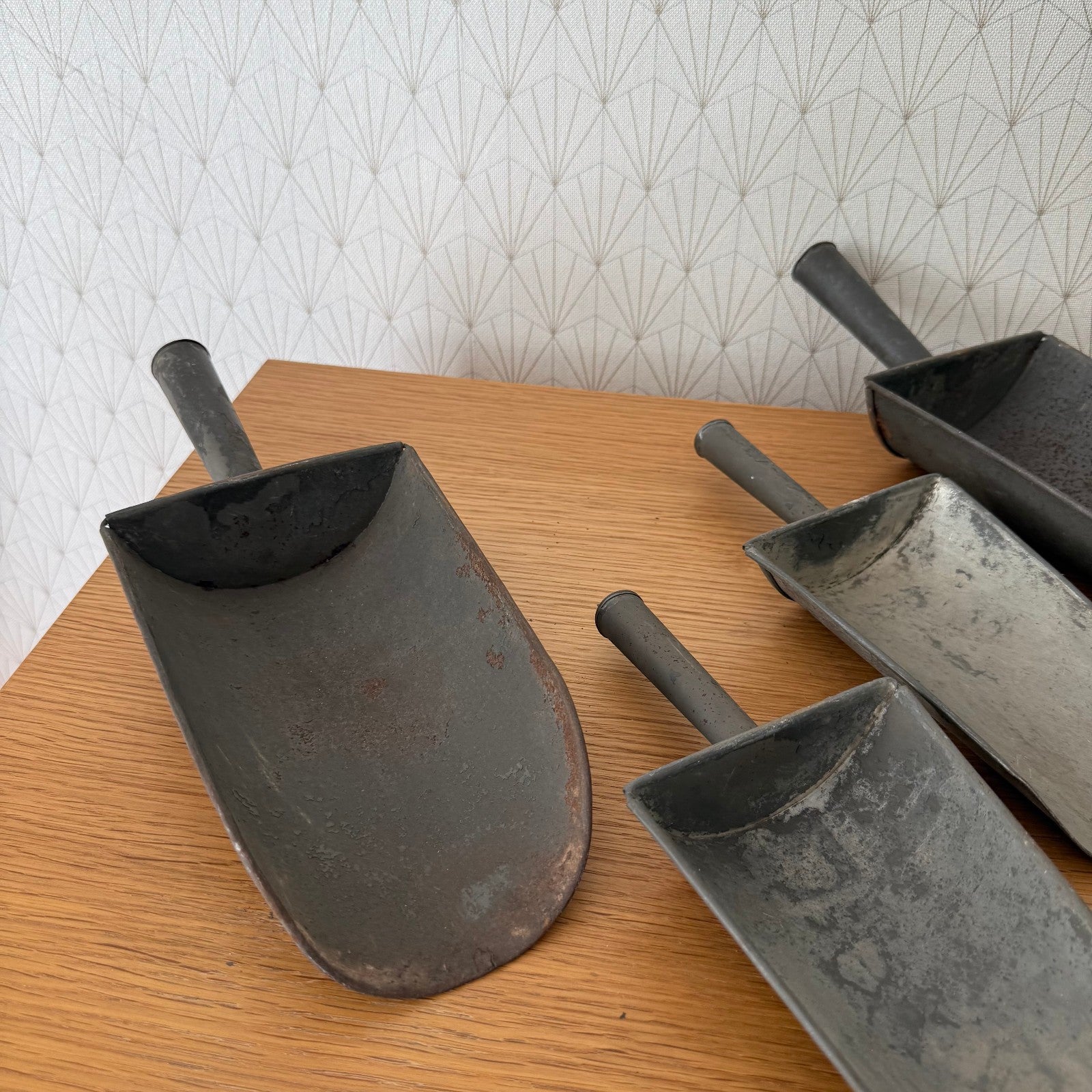Vintage French Zinc Grain Scoops Set of 4 Farmhouse Decor 04092514 Fleamarketfrance : French vintage and antique decor