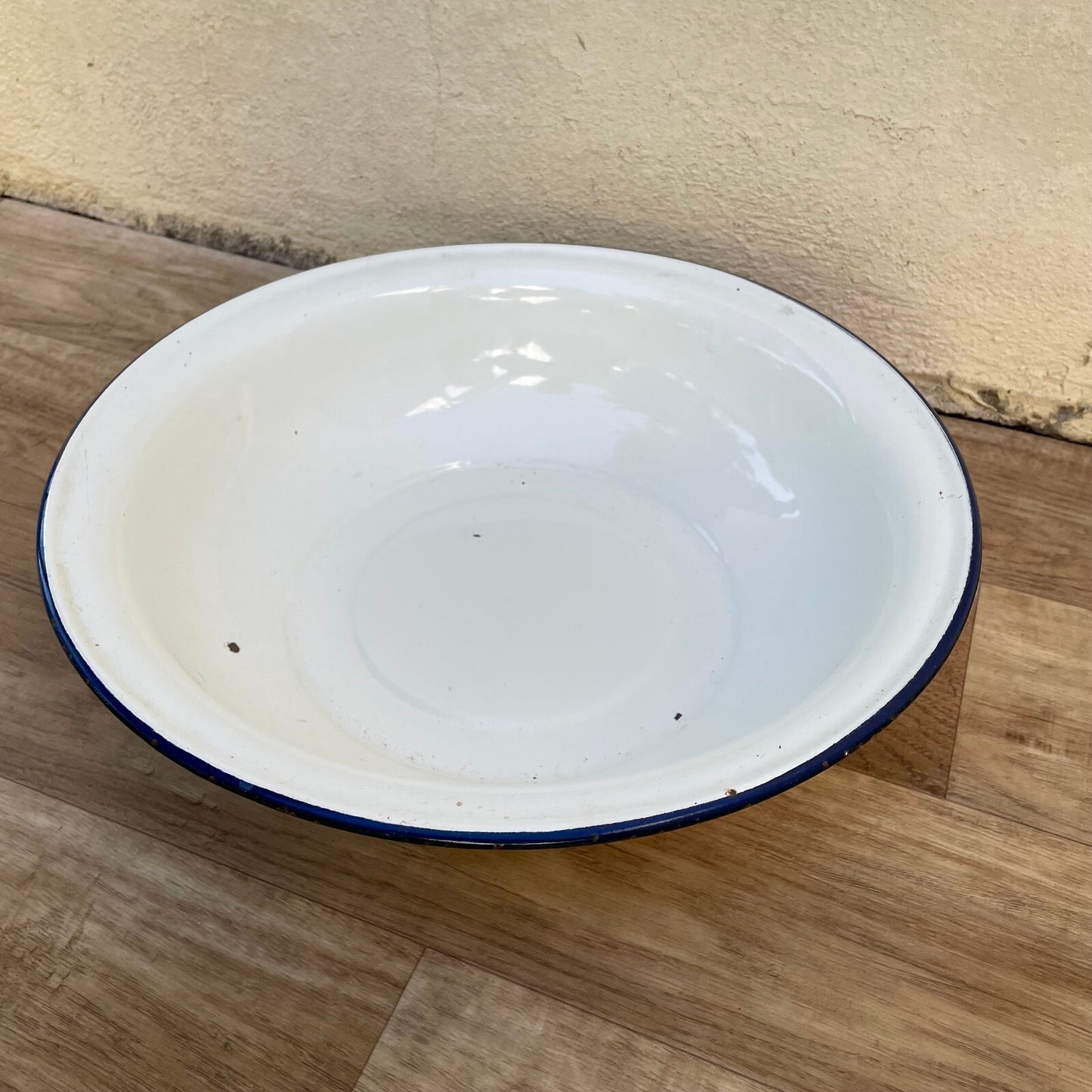 Vintage French Round Enamelware Wash Basin White with Blue Trim 23032510 Unbranded