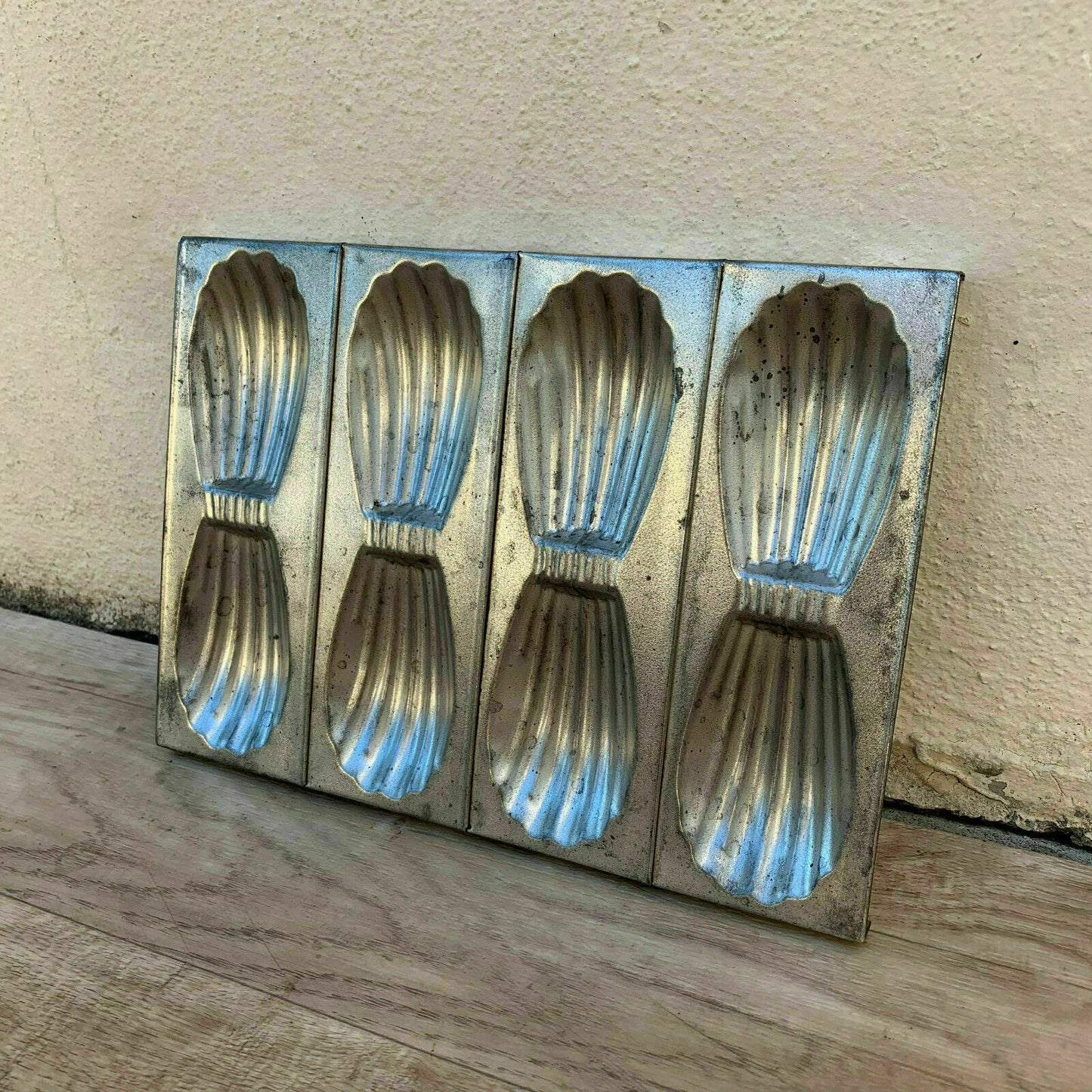 VINTAGE FRENCH 8 MADELEINE cake tart tins moulds mini molds pans shape 1006195 - Fleamarketfrance