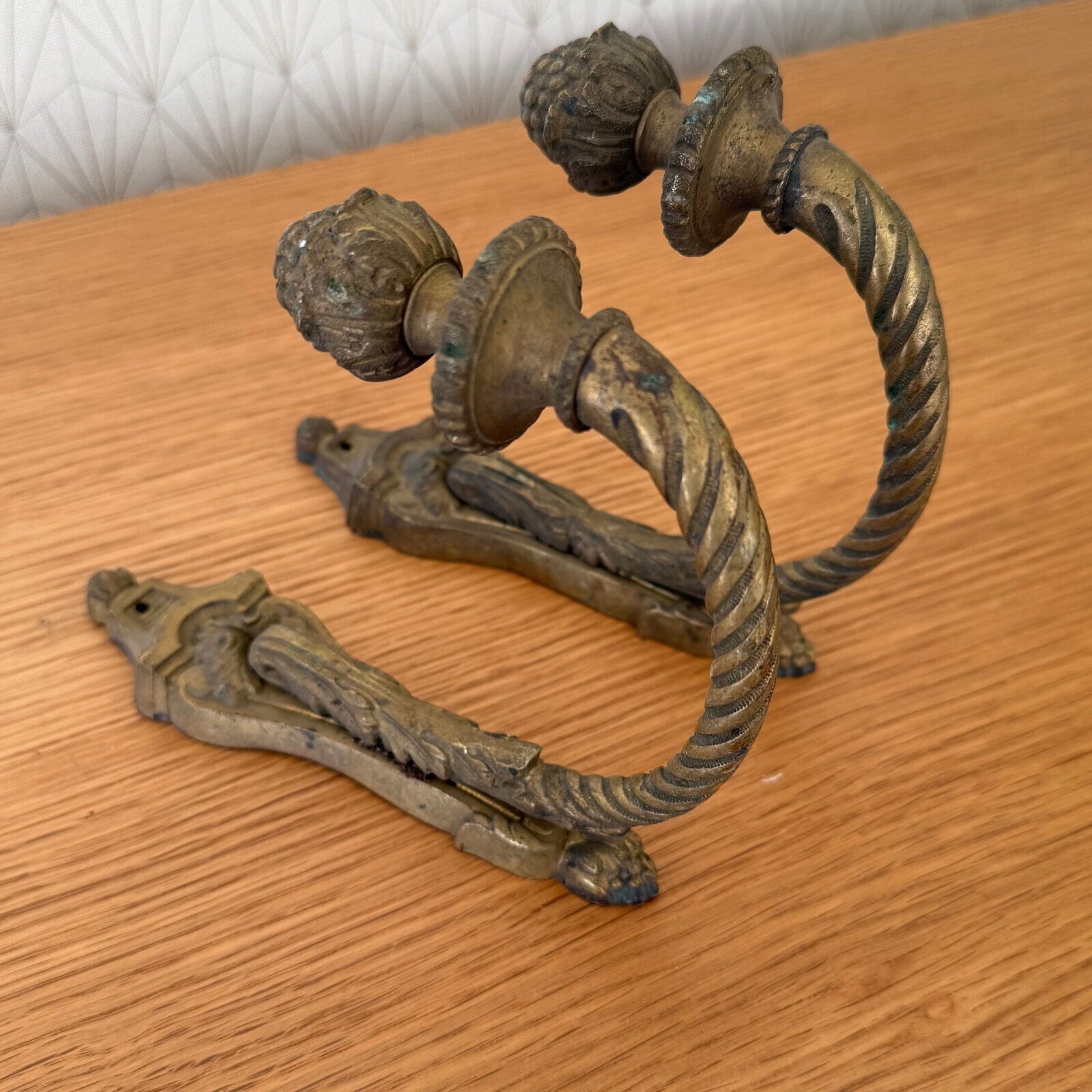 Vintage French Pair of Brass Curtain Tiebacks hooks for Window Drapes 2401254 - Fleamarketfrance