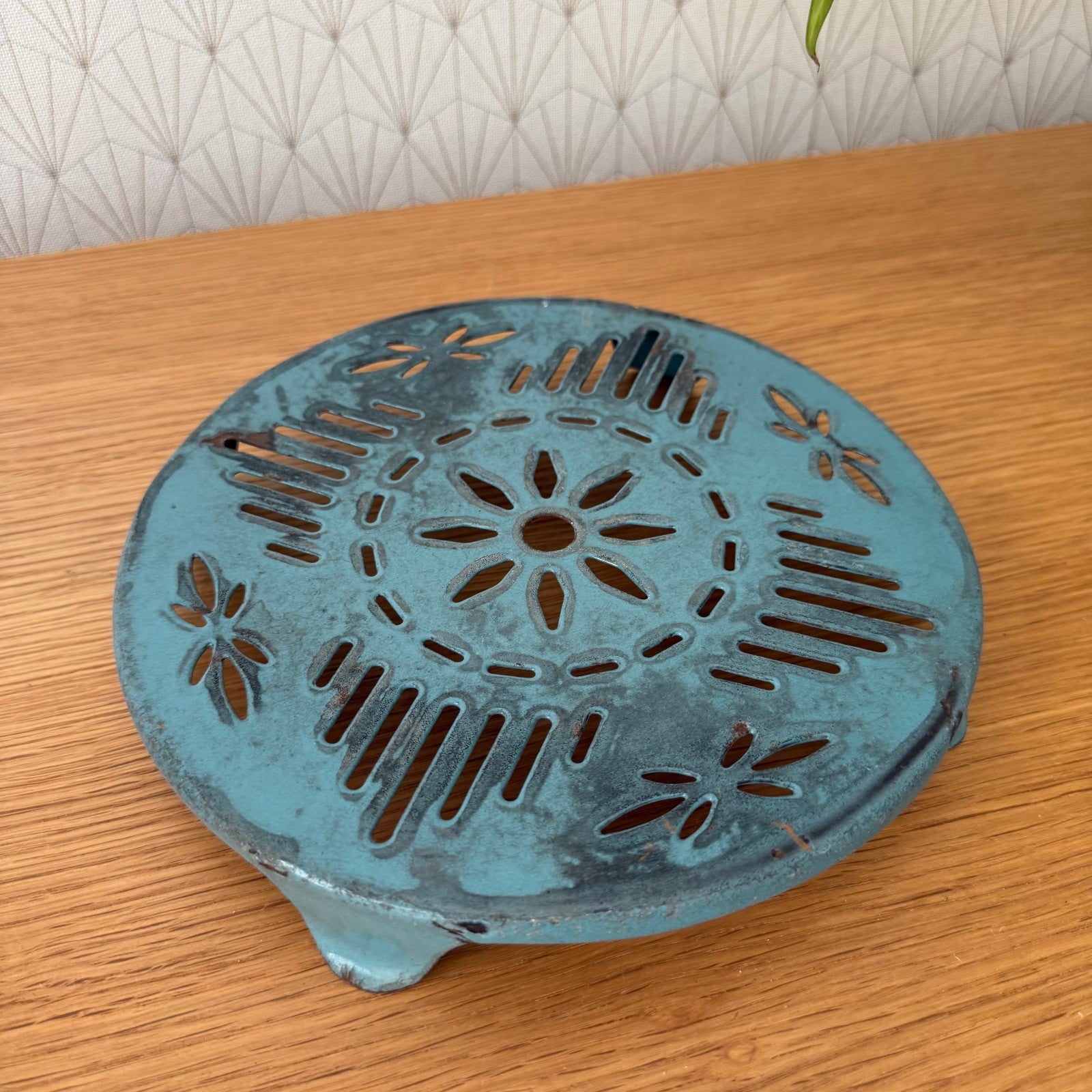 French Cast Iron Trivet Vintage Blue Patina Floral Design Kitchen 08072510 Does Not Apply