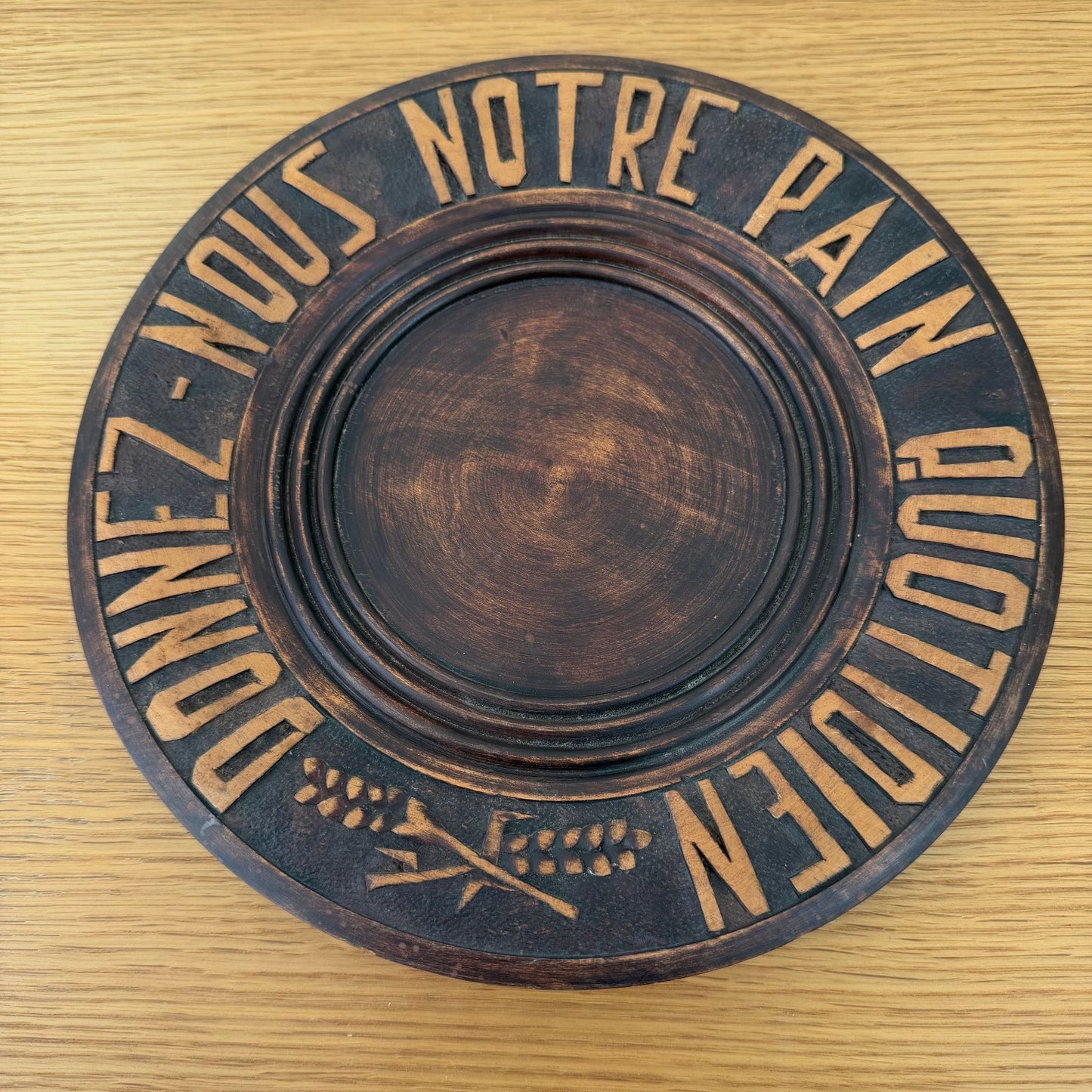 ANTIQUE VINTAGE ROUND EUROPEAN BREAD OR CHOPPING CUTTING BOARD WOOD 111256 Unbranded