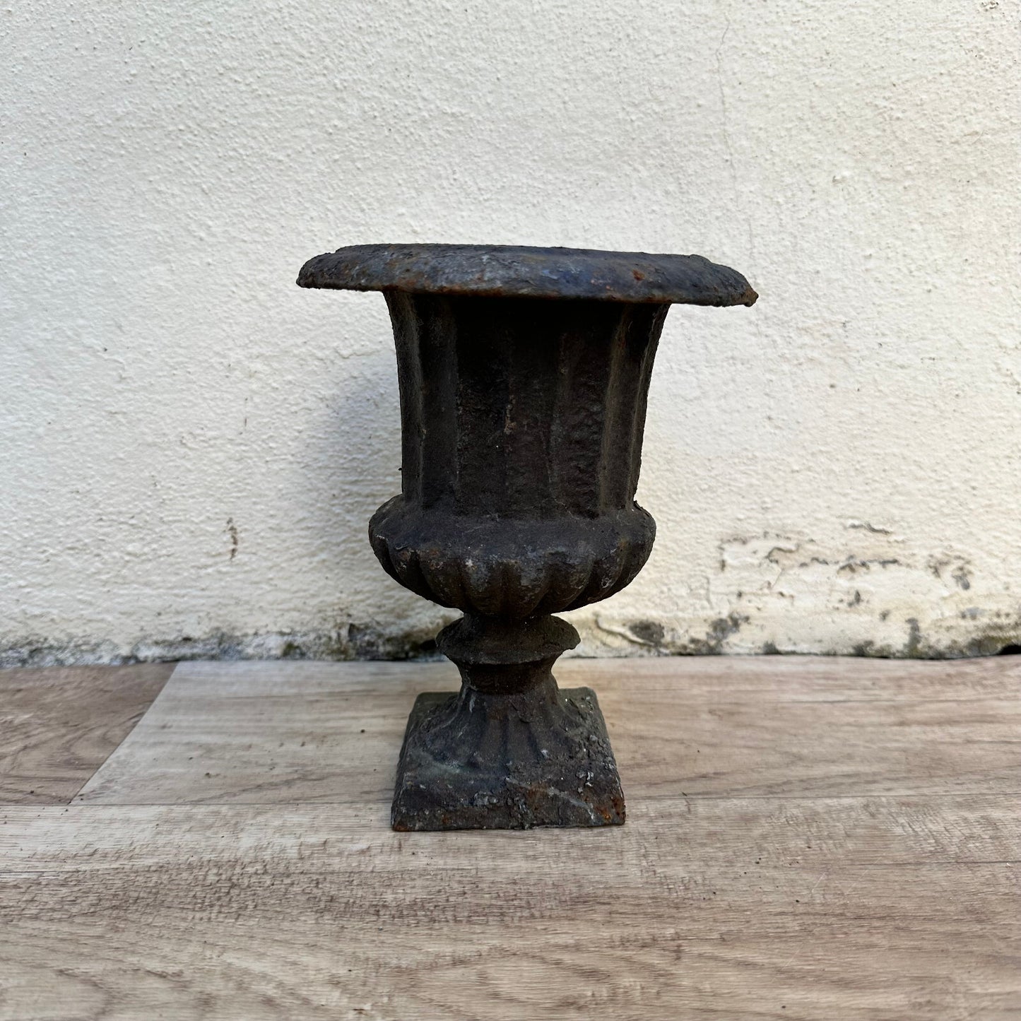 French Cast Iron Urn Garden Planter Weathered Patina Antique 01112314 Fleamarketfrance