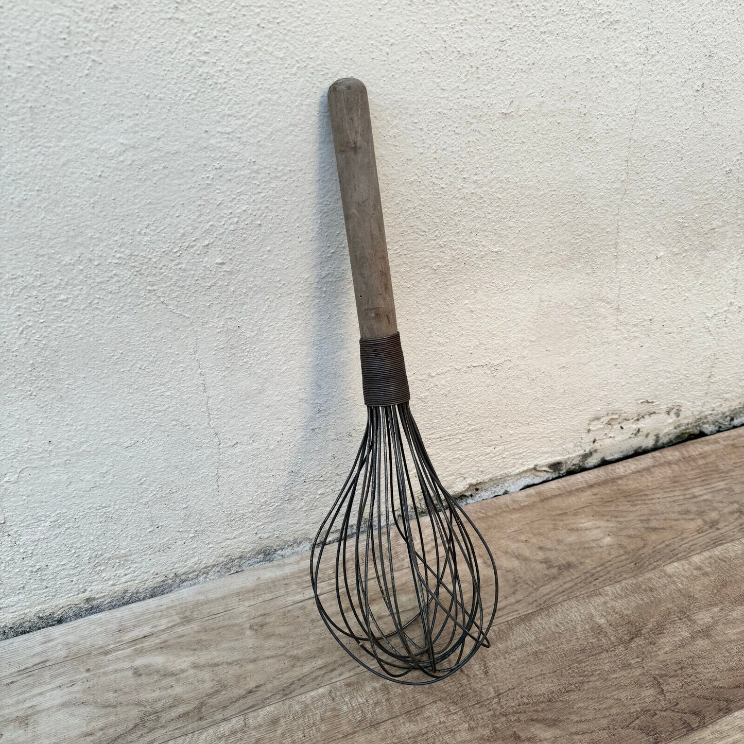 HUGE VINTAGE FRENCH WIRE WHIP WHISK WOODEN HANDLE KITCHEN UTENSIL 15 " 2604247 - Fleamarketfrance