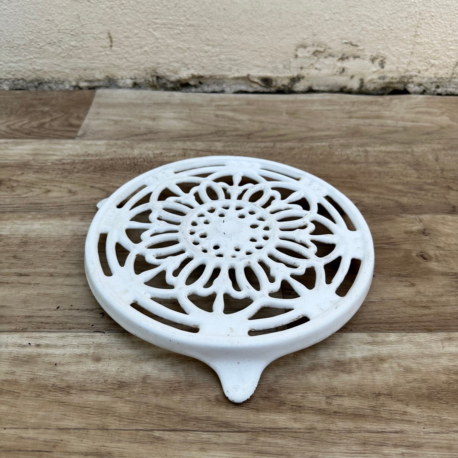 French Cast Iron Trivet White Decorative Hot Plate Stand Vintage 26082313 Unbranded